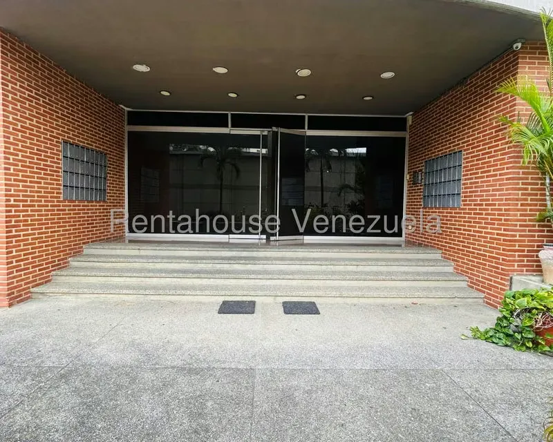 Apartamento (1 Nivel) en Alquiler en Los Dos Caminos, Distrito Metropolitano - 14