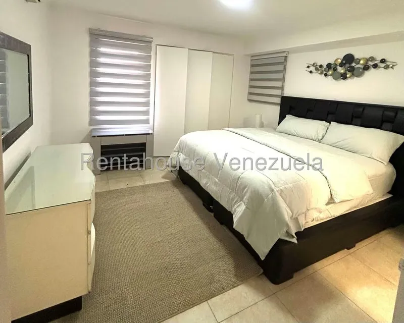 Apartamento (1 Nivel) en Alquiler en Los Dos Caminos, Distrito Metropolitano - 6