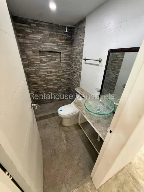 Casa (1 Nivel) en Venta en Mata Linda, Miranda - 13