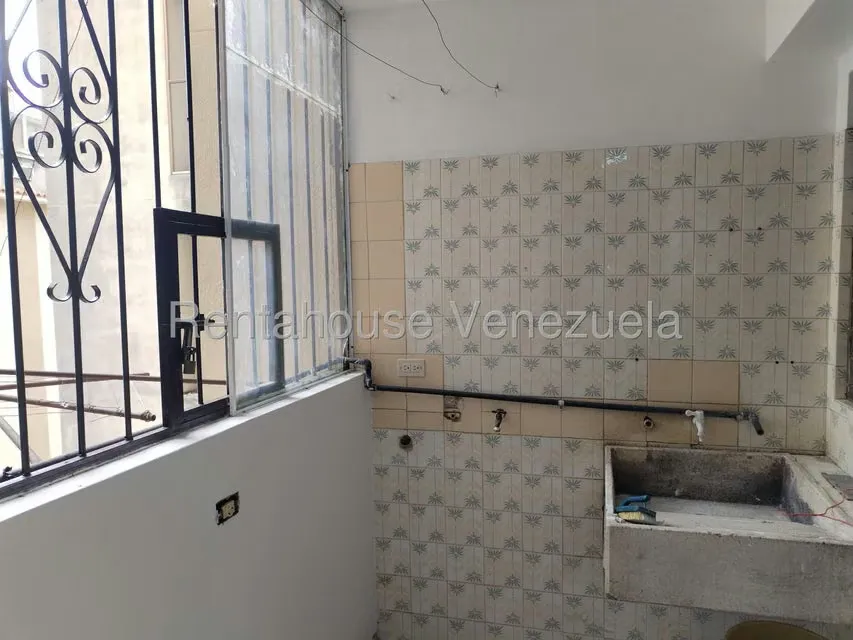 Apartamento (1 Nivel) en Venta en Trigal Centro, Carabobo - 11