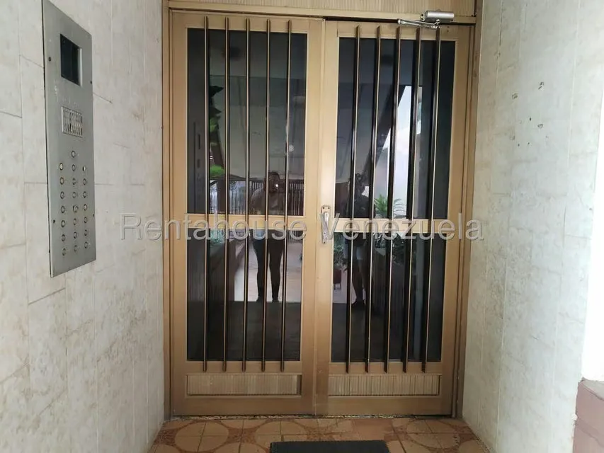 Apartamento (1 Nivel) en Venta en Trigal Centro, Carabobo - 3