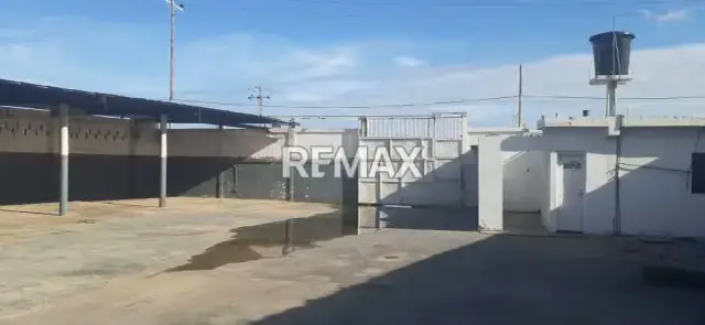 SE ALQUILA GALPON A LADO DE LA REFINERIA CARDON