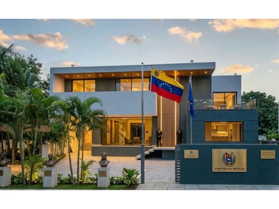 Se vende/alquila casa comercial 420m2 San Román 3547 - 3