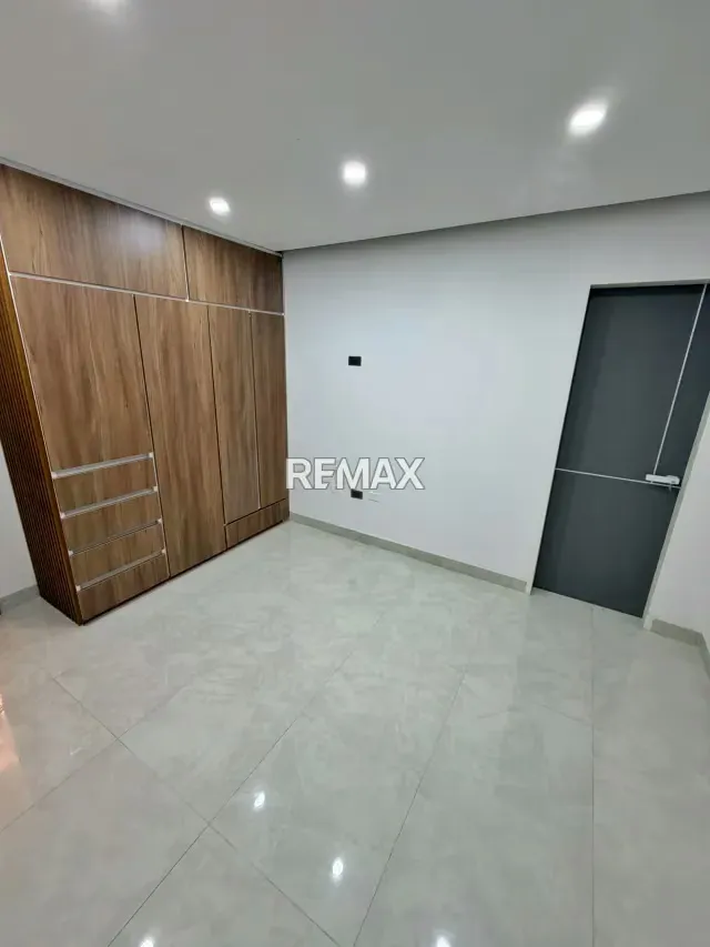 MODERNO Y HERMOSO APARTAMENTO EN VENTA EN LA URB. BASE ARAGUA - 11