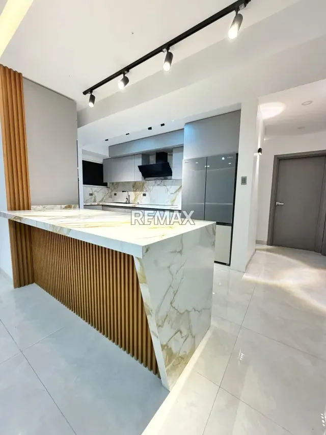 MODERNO Y HERMOSO APARTAMENTO EN VENTA EN LA URB. BASE ARAGUA - 2