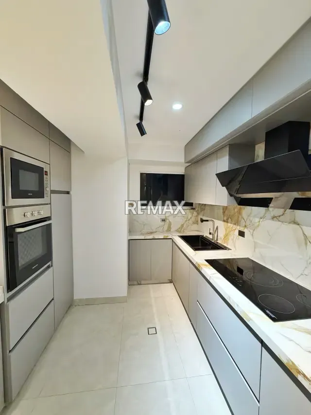 MODERNO Y HERMOSO APARTAMENTO EN VENTA EN LA URB. BASE ARAGUA - 4