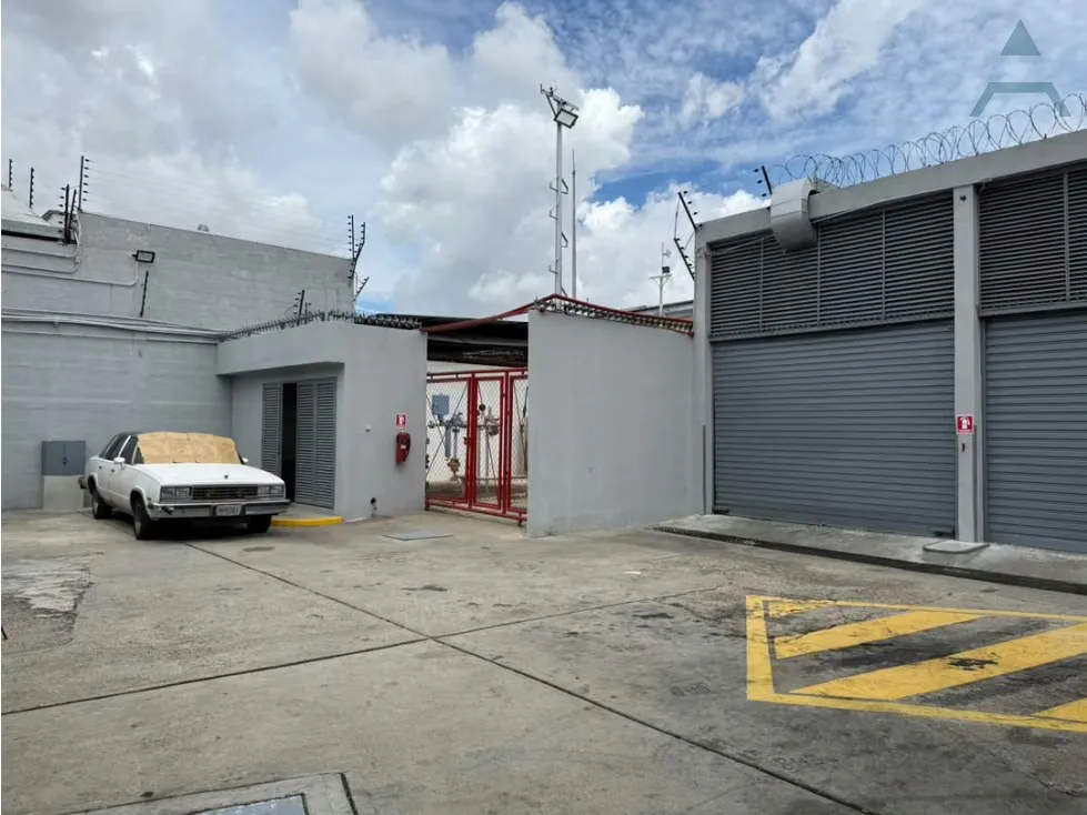 Se vende Terreno 2.500m² Chacao - 3