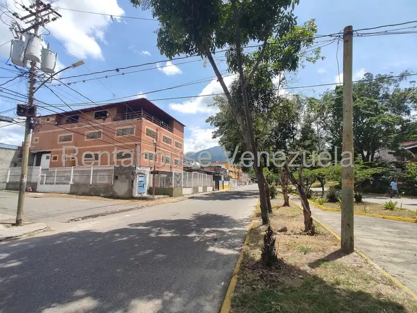Comercial (Edificio) en Venta en Guatire, Miranda