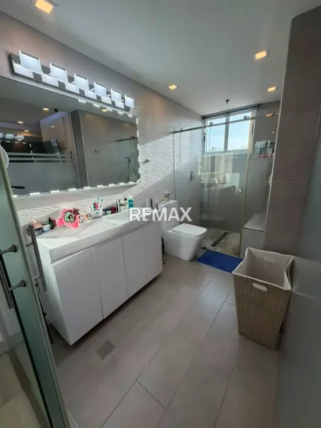 Apartamento moderno en venta en el Este de Barquisimeto, Res. París - 15