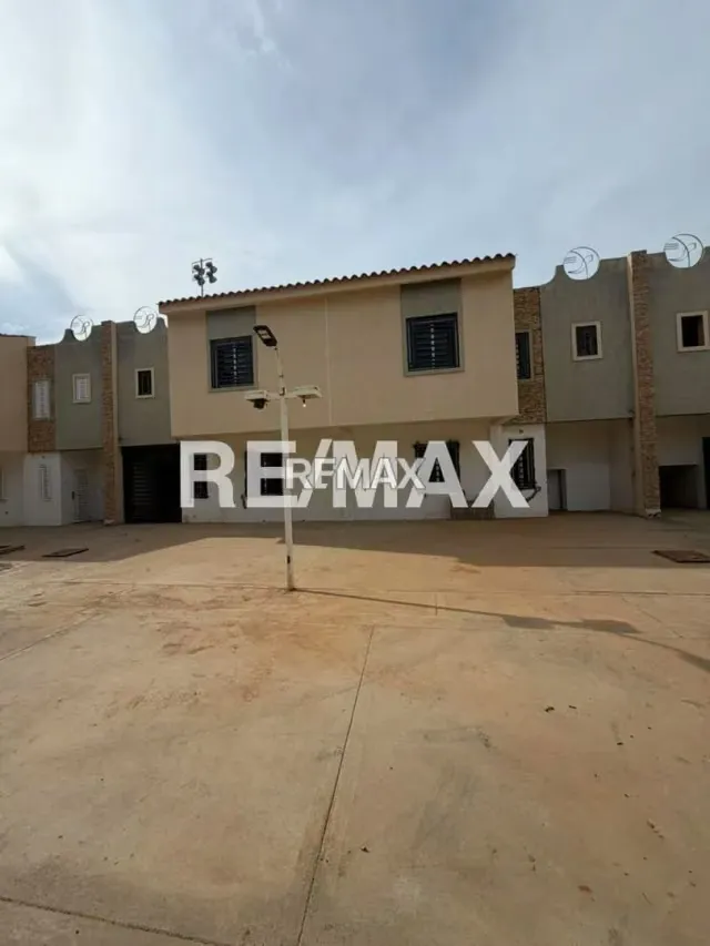 DISPONIBLE DOS TOWNHOUSE EN VENTA OBRA GRIS AVENIDA GOAJIRA VILLA TARASQUE MARACAIBO - 19