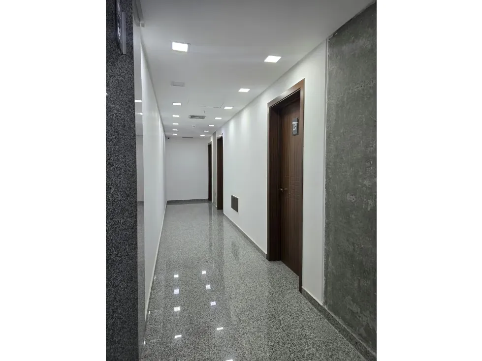 OFICINA EN ALQUILER EN OBRA GRIS 204 M2- URB LAS MERCEDES - 9