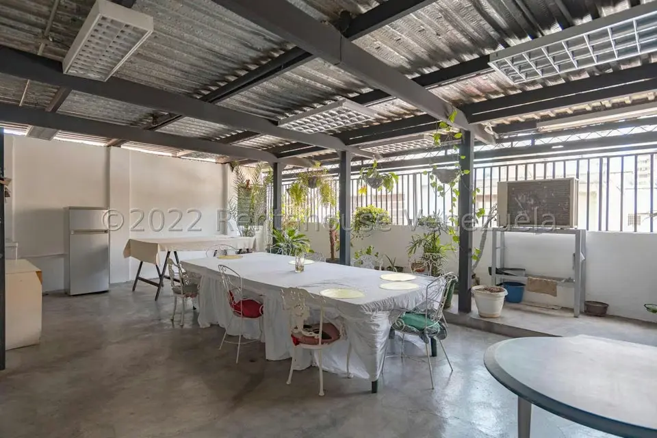 Casa (Multipes Niveles) en Venta en Parroquia Santa Teresa, Distrito Metropolitano - 28