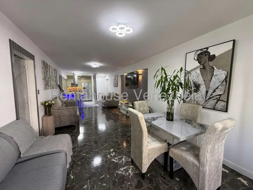Apartamento (1 Nivel) en Venta en La Florida, Distrito Metropolitano - 2