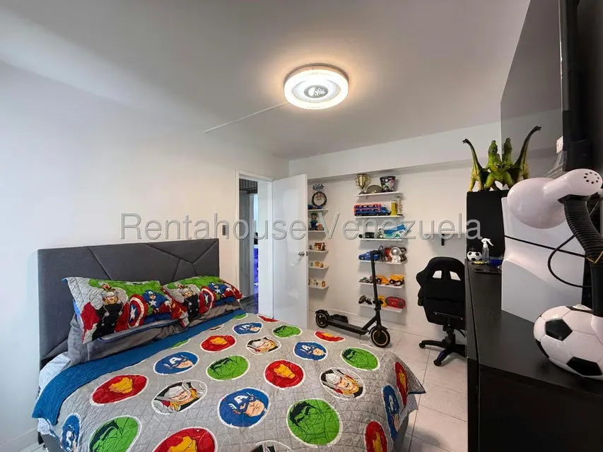 Apartamento (1 Nivel) en Venta en La Florida, Distrito Metropolitano - 13