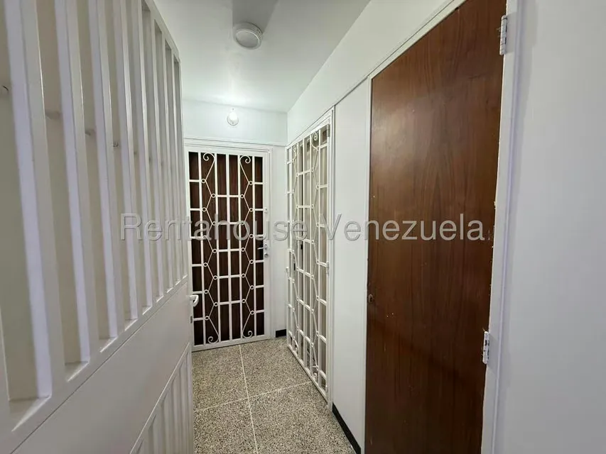 Apartamento (1 Nivel) en Venta en La Florida, Distrito Metropolitano - 17