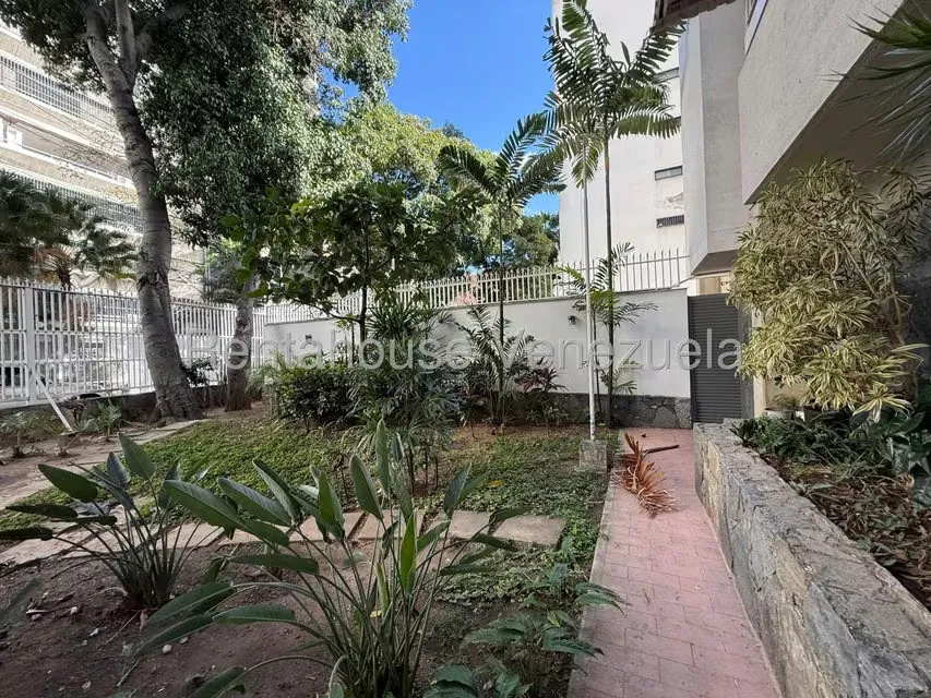 Apartamento (1 Nivel) en Venta en La Florida, Distrito Metropolitano - 20