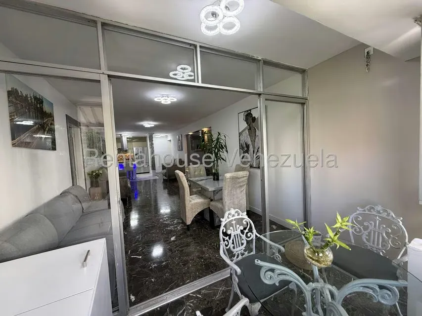 Apartamento (1 Nivel) en Venta en La Florida, Distrito Metropolitano - 4
