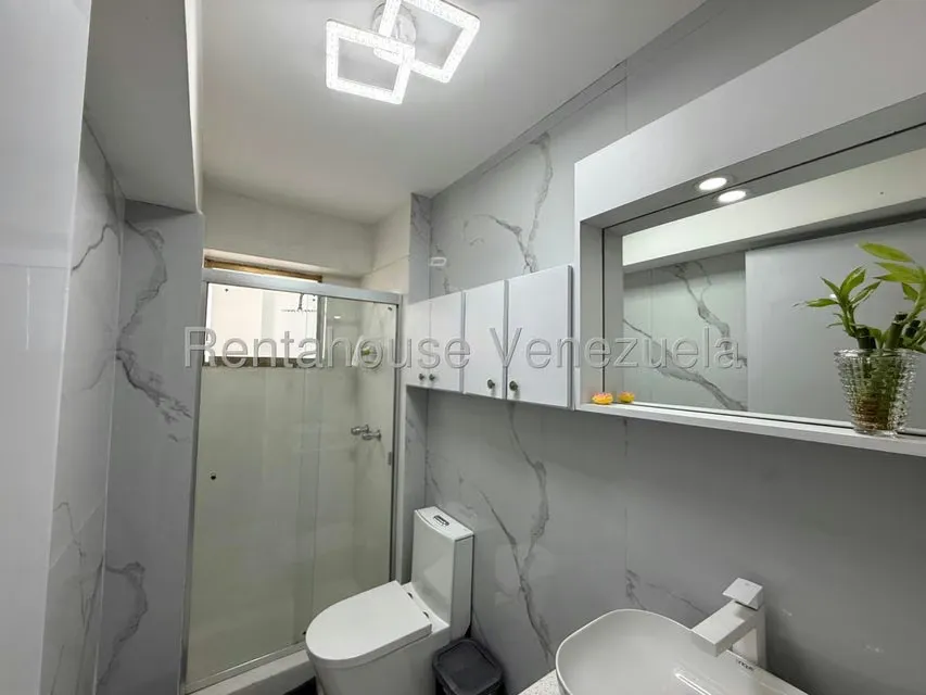 Apartamento (1 Nivel) en Venta en La Florida, Distrito Metropolitano - 10