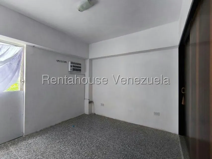 Apartamento (1 Nivel) en Venta en Avenida Cedeno, Carabobo - 13