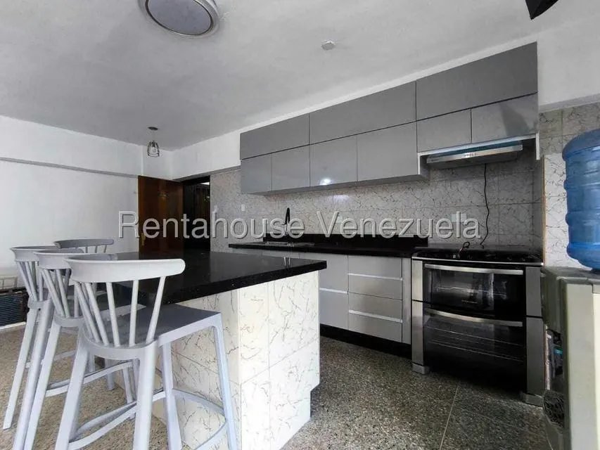 Apartamento (1 Nivel) en Venta en Avenida Cedeno, Carabobo - 15