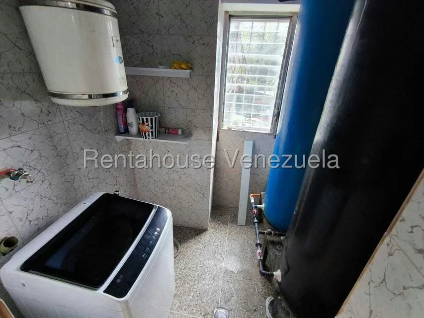 Apartamento (1 Nivel) en Venta en Avenida Cedeno, Carabobo - 17