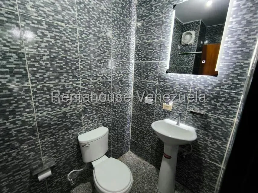 Apartamento (1 Nivel) en Venta en Avenida Cedeno, Carabobo - 7