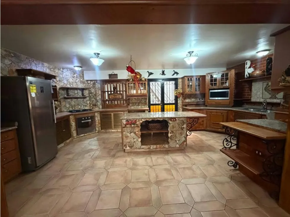 Vendo casa Bifamiliar c/anexo 692m2 El Marques 6227 - 2