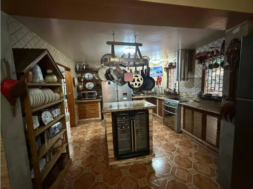 Vendo casa Bifamiliar c/anexo 692m2 El Marques 6227 - 3