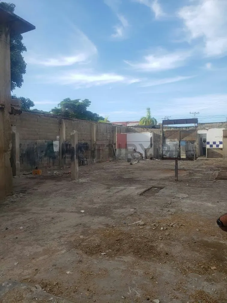 Terreno Comercial - Residencial - 3