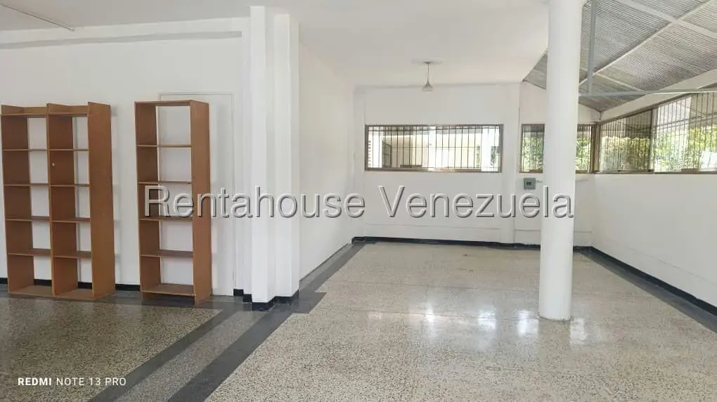 Local Comercial en Alquiler en Colinas de Bello Monte, Distrito Metropolitano - 2