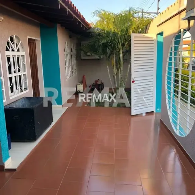 CASA QUINTA EN URBANIZACIÓN VII SOLES. AVENIDA ROTARIA DE CUMANÁ - 8