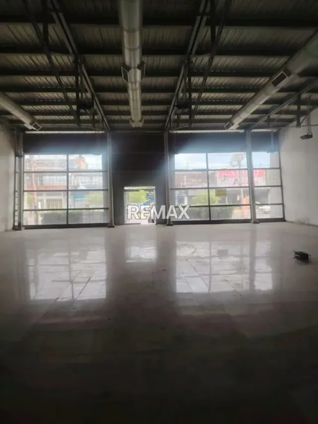 Mega Local Comercial en la Av. Intercomunal - 12