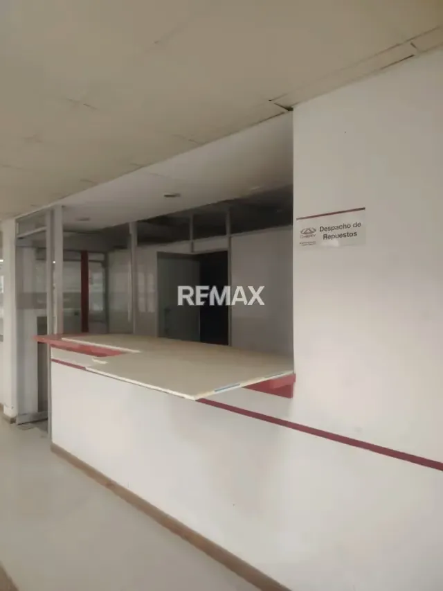 Mega Local Comercial en la Av. Intercomunal - 6
