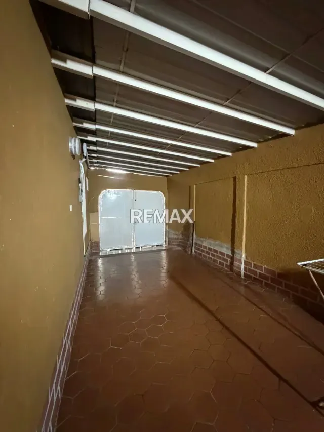 CASA EN VENTA URBANIZACIÓN EL VALLE - 9