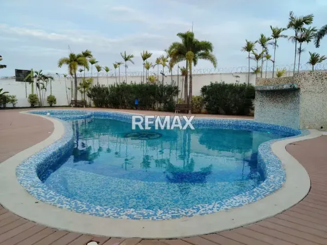 EN VENTA TOWN HOUSE DE LUJO CON AUTONOMÍA TOTAL EN ROYAL CROWN... EL VERDADERO CONFORT EN MARGARITA - 2