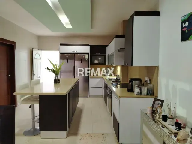EN VENTA TOWN HOUSE DE LUJO CON AUTONOMÍA TOTAL EN ROYAL CROWN... EL VERDADERO CONFORT EN MARGARITA - 9