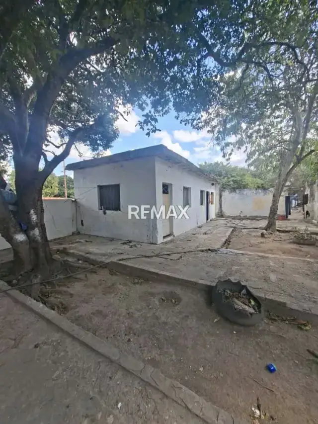 SE VENDE DE OPORTUNIDAD TERRENO PROPIO EN CABUDARE CENTRO