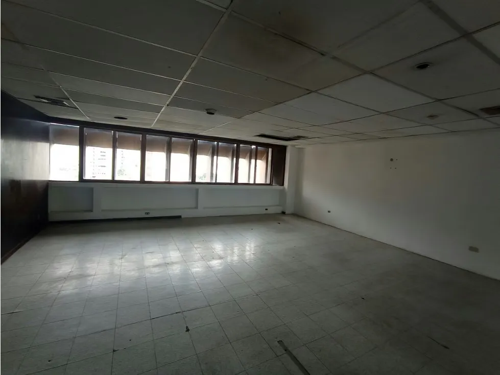 Oficina Para Remodelar Torre Empresarial – Av. Francisco de Miranda - 7