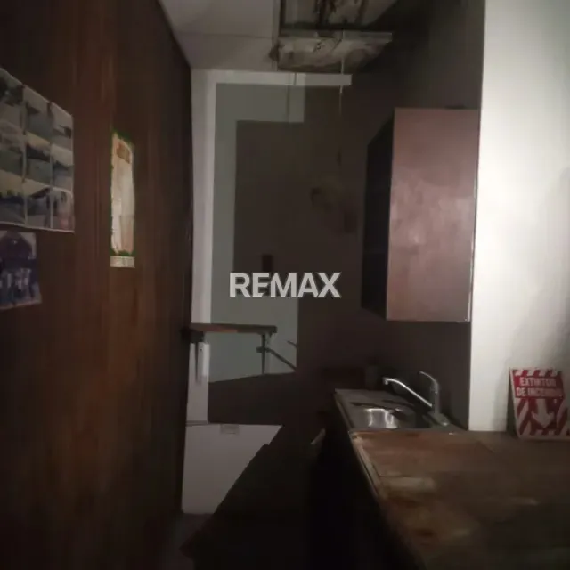 Local en venta en la Avenida 16 Sector Delicias, excelente ubicación, Maracaibo - 11