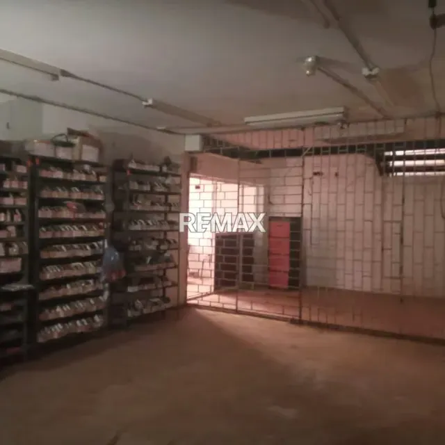 Local en venta en la Avenida 16 Sector Delicias, excelente ubicación, Maracaibo - 4