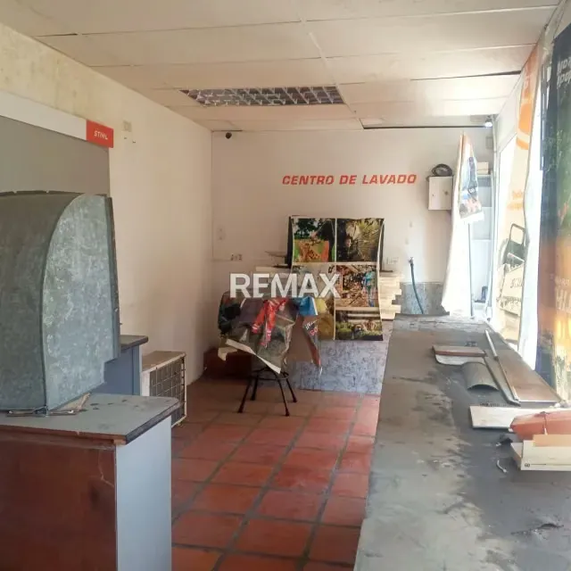 Local en venta en la Avenida 16 Sector Delicias, excelente ubicación, Maracaibo - 7