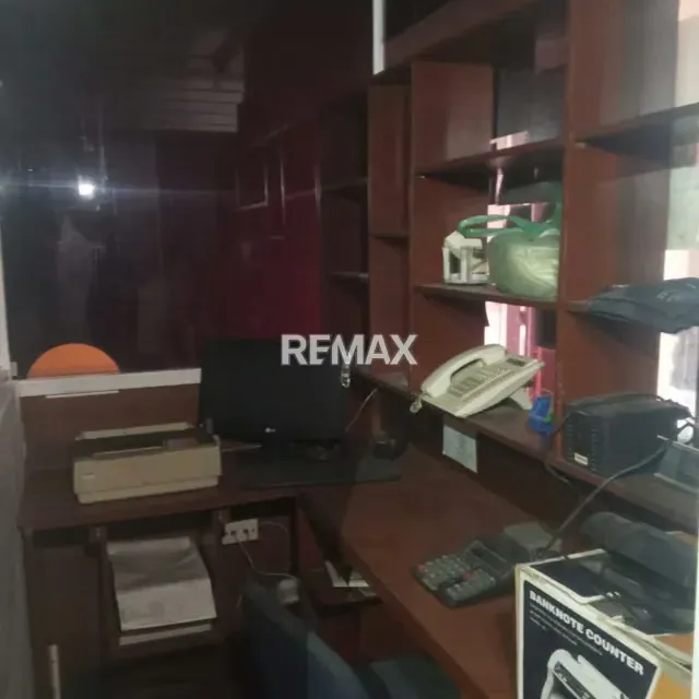 Local en venta en la Avenida 16 Sector Delicias, excelente ubicación, Maracaibo - 8