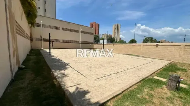 Apartamento Edificio La Llovizna. Sector La Lago - 20