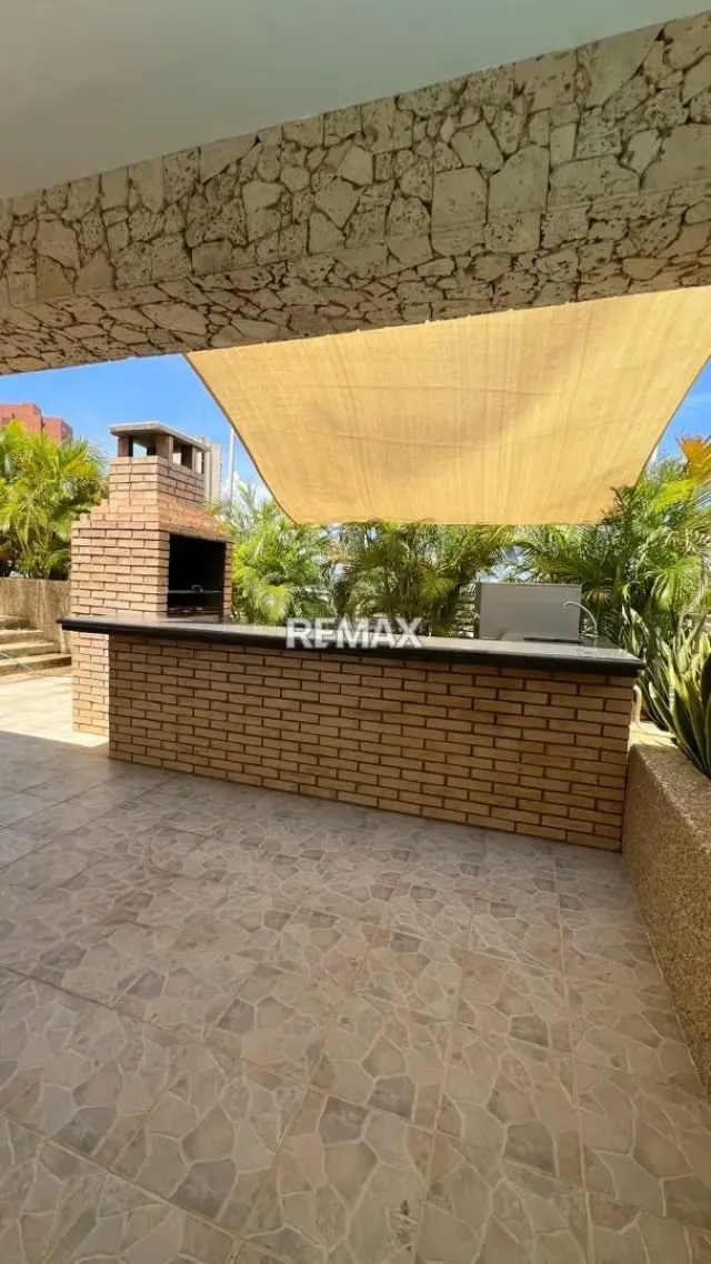 Apartamento Edificio La Llovizna. Sector La Lago - 3