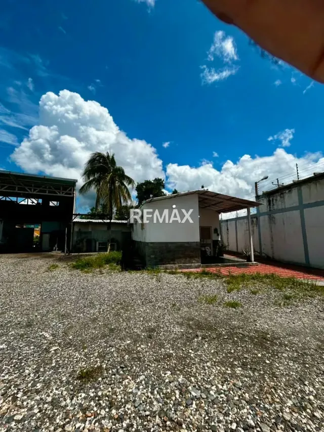 Oasis Privado y Oportunidad de Inversión: Propiedad de 3 Hectáreas Totalmente Equipada - 5