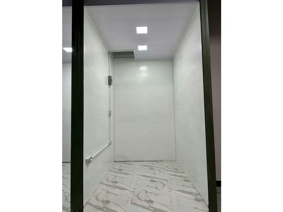 Se alquila local comercial 3m2 Merpoeste Chacao 0722 - 5