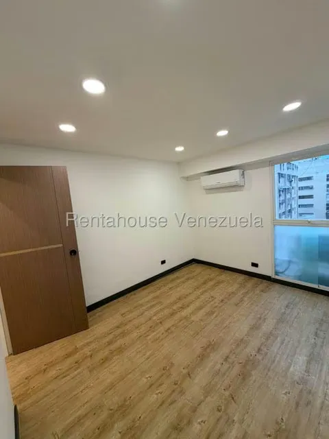 Apartamento (1 Nivel) en Venta en Parroquia La Candelaria, Distrito Metropolitano - 17