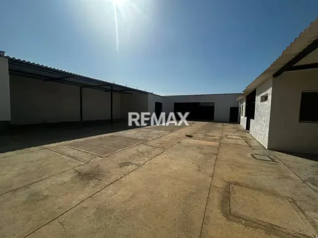 Galpón en venta, 900m2 ubicado en la avenida Ollarvides. Vía Punta Cardon - 2