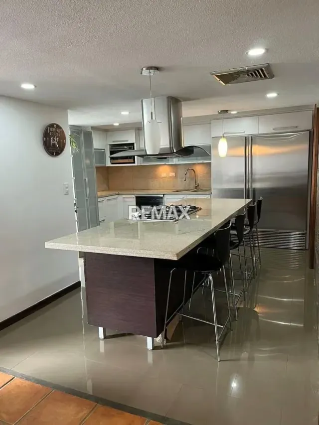 VENTA DE APARTAMENTO EN CAURIMARE - 2