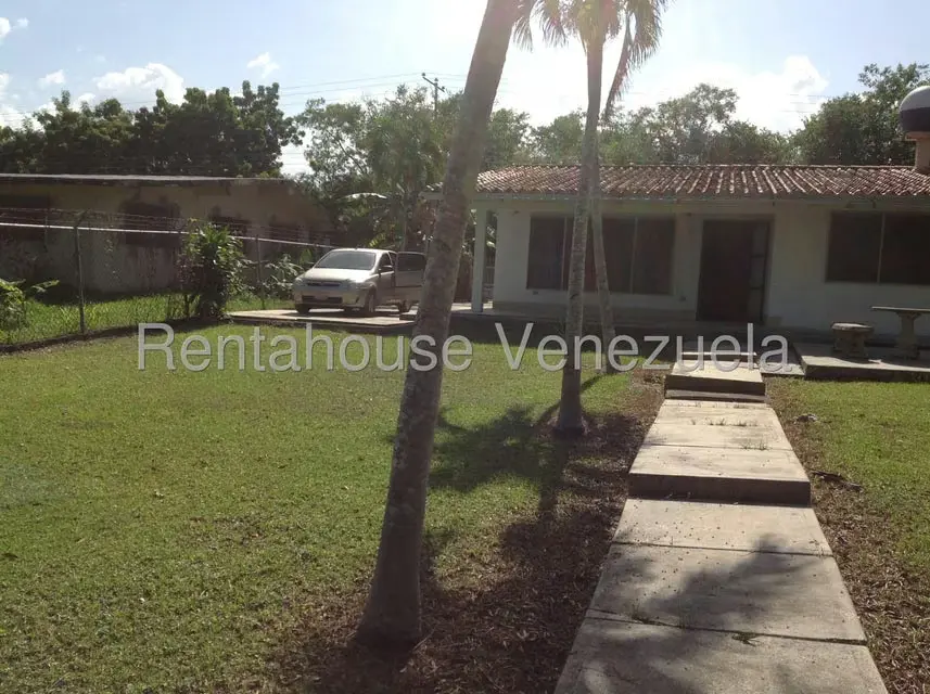 Casa (1 Nivel) en Venta en Flor de Mayo, Miranda - 18